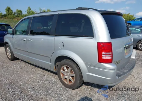 2010 Chrysler Town & Country Touring from USA, damaged, VIN 2A4RR5D14AR221292
